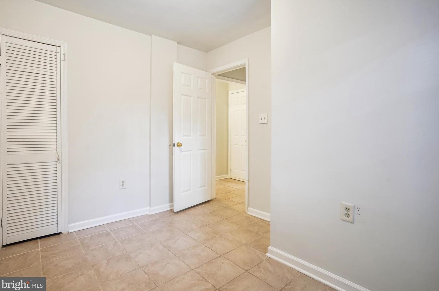 13185 Putnam Cir, Woodbridge VA  22191-1028 exterior