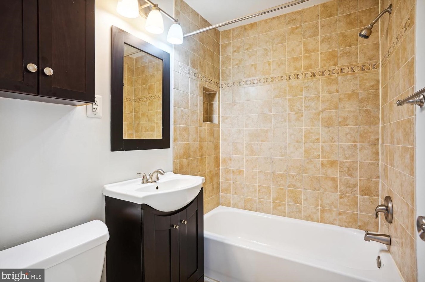 13185 Putnam Cir, Woodbridge VA  22191-1028 exterior