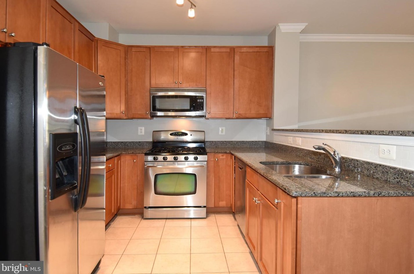 2401 Rainswood Ln, Woodbridge, VA 22191