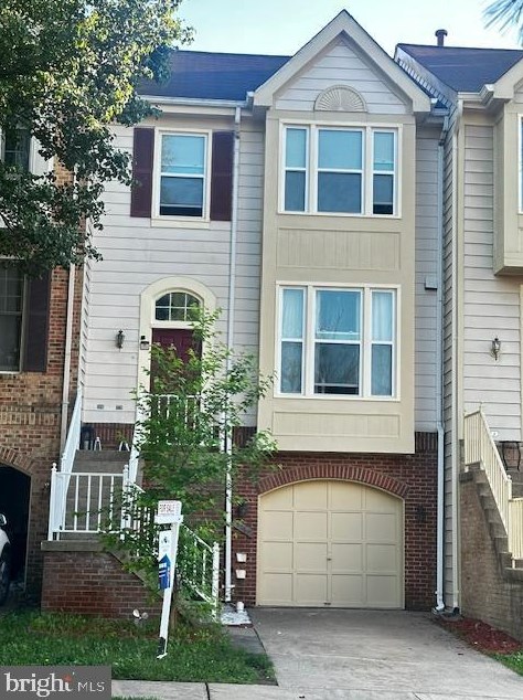 8056 Hilliard Dr, Manassas, VA 20109-8214