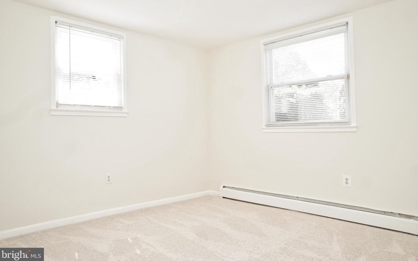 14897 Cordell Ave, Woodbridge VA  22193-1909 exterior