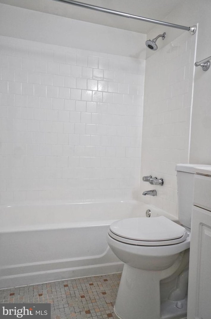 14897 Cordell Ave, Woodbridge VA  22193-1909 exterior