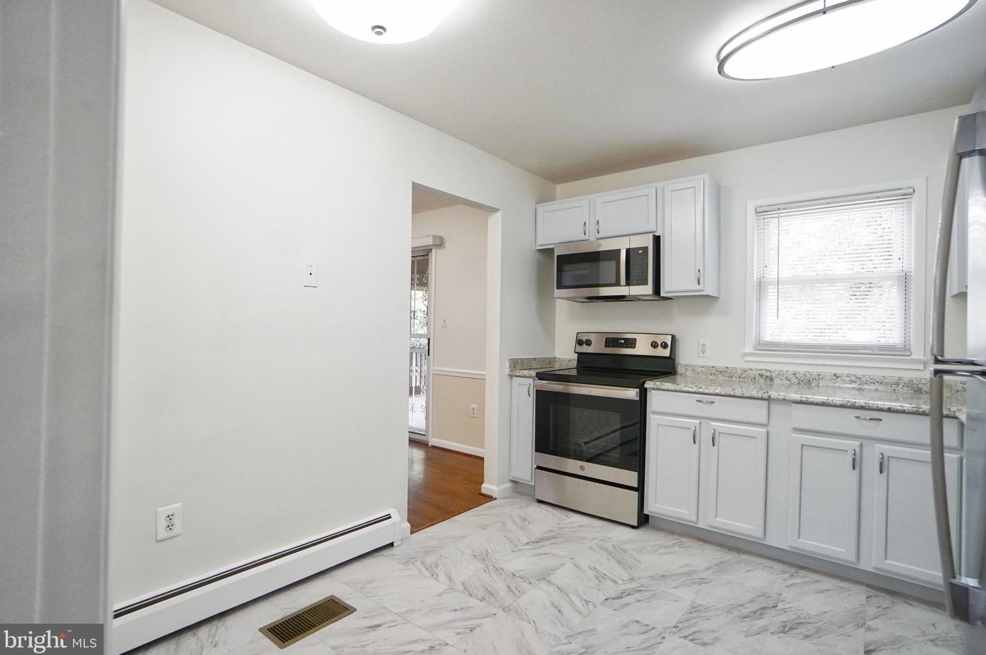 14897 Cordell Ave, Woodbridge VA  22193-1909 exterior