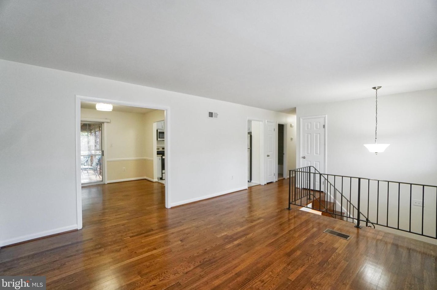 14897 Cordell Ave, Woodbridge VA  22193-1909 exterior