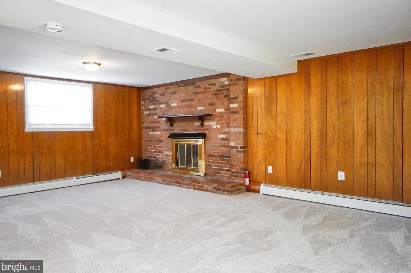 14897 Cordell Ave, Woodbridge VA  22193-1909 exterior