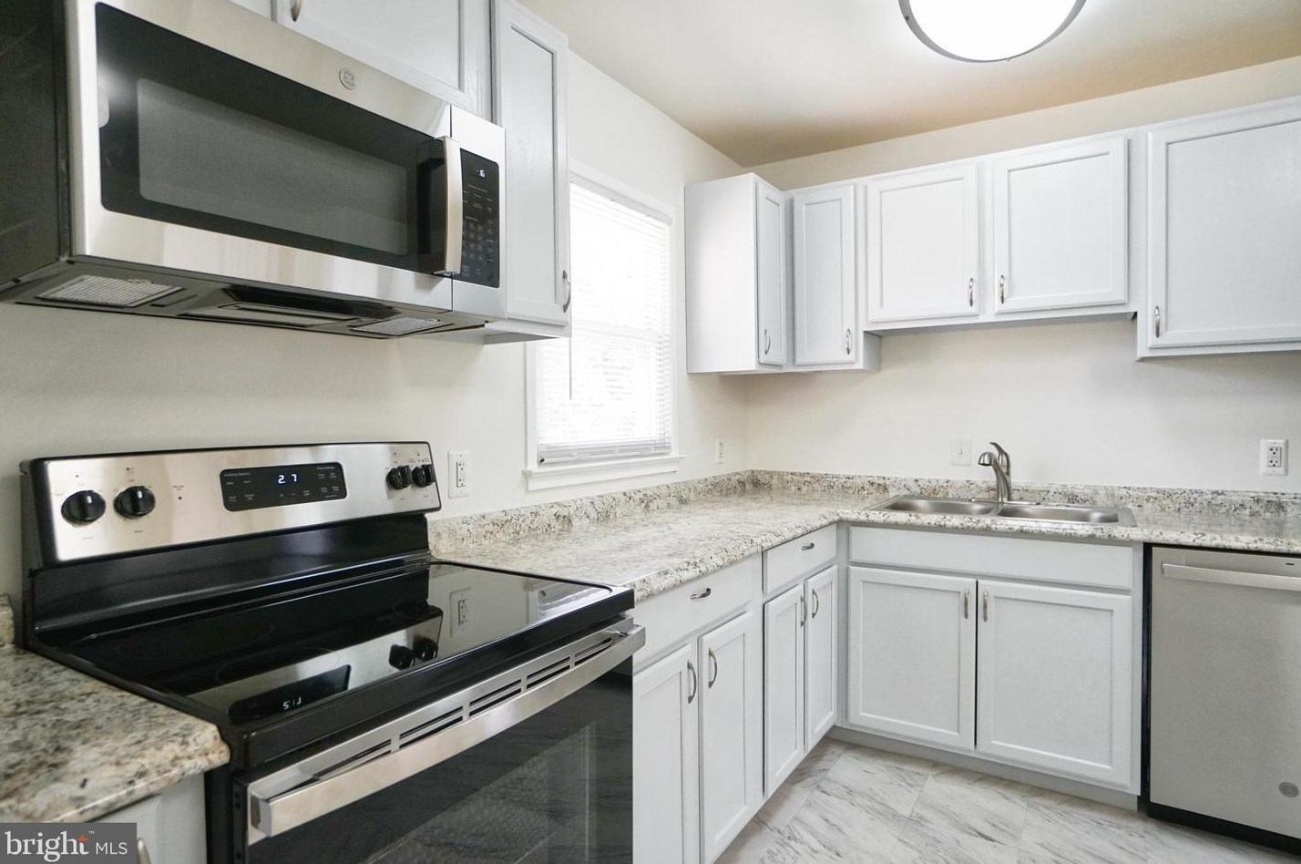 14897 Cordell Ave, Woodbridge VA  22193-1909 exterior