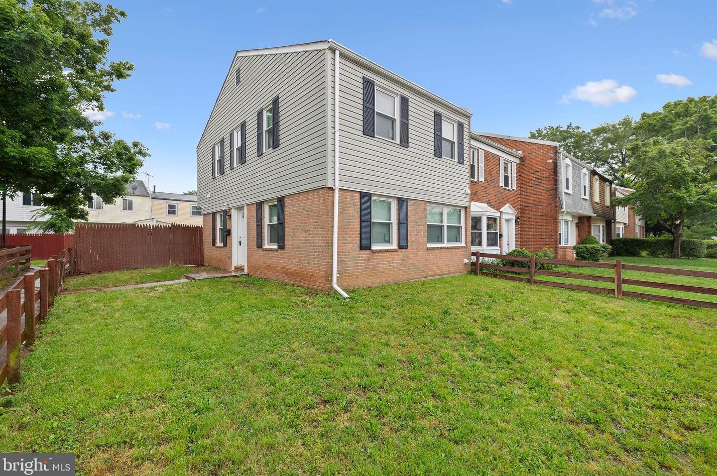 8157 Community Dr, Manassas VA  20109-3555 exterior