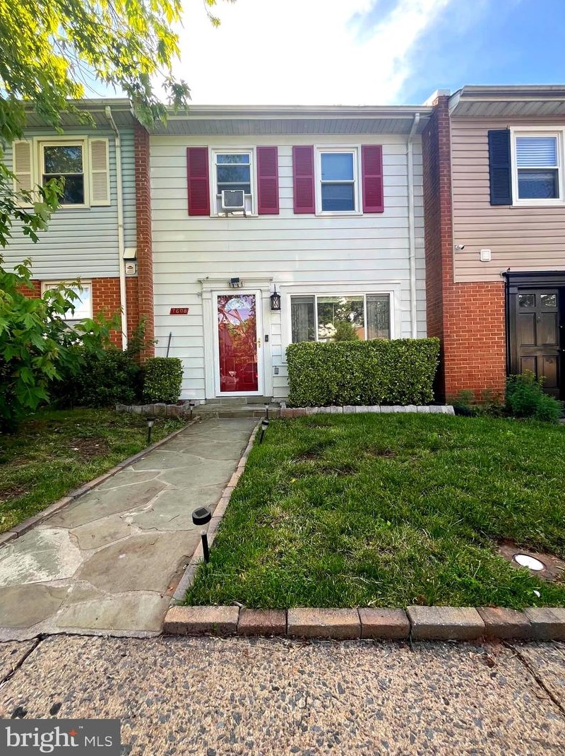 7608 Shelley Ln, Manassas, VA 20111