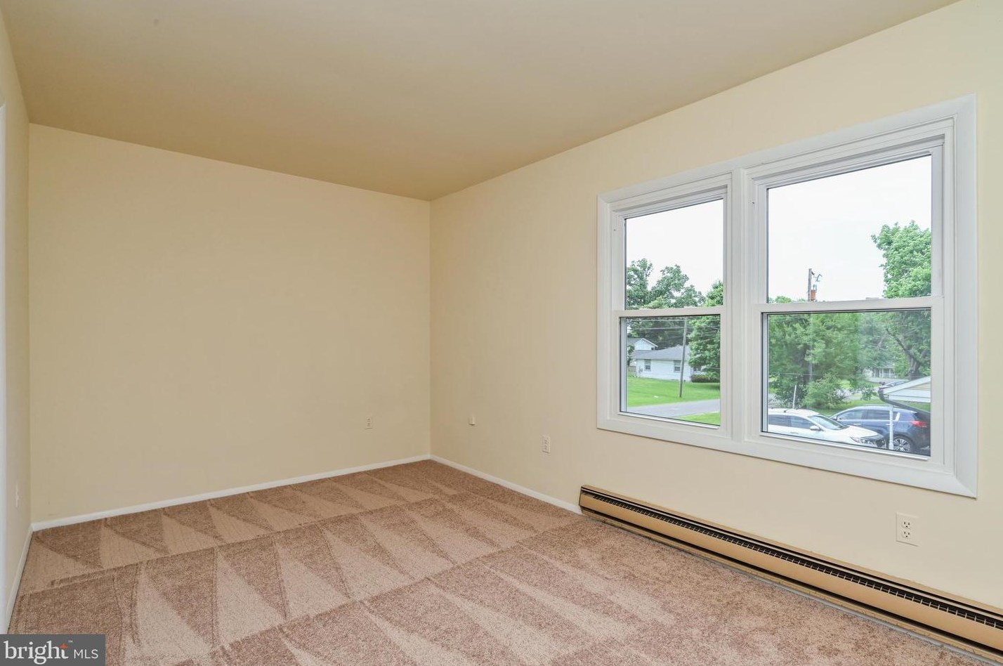 1501 Woodside Dr, Woodbridge VA  22191-3040 exterior