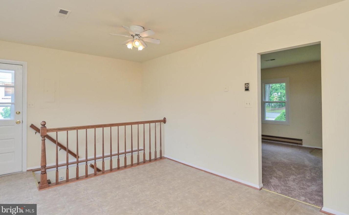 1501 Woodside Dr, Woodbridge VA  22191-3040 exterior