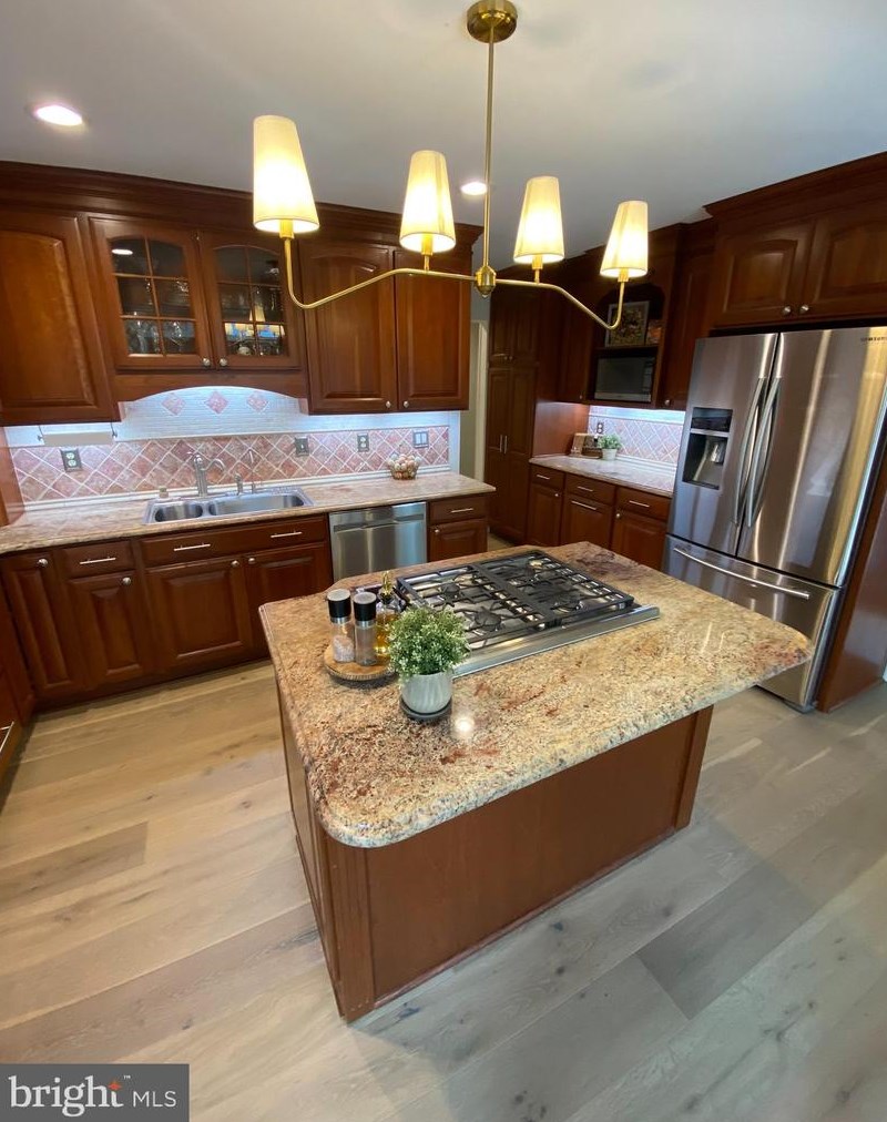 13071 Pershing Dr, Manassas VA  20112-3694 exterior