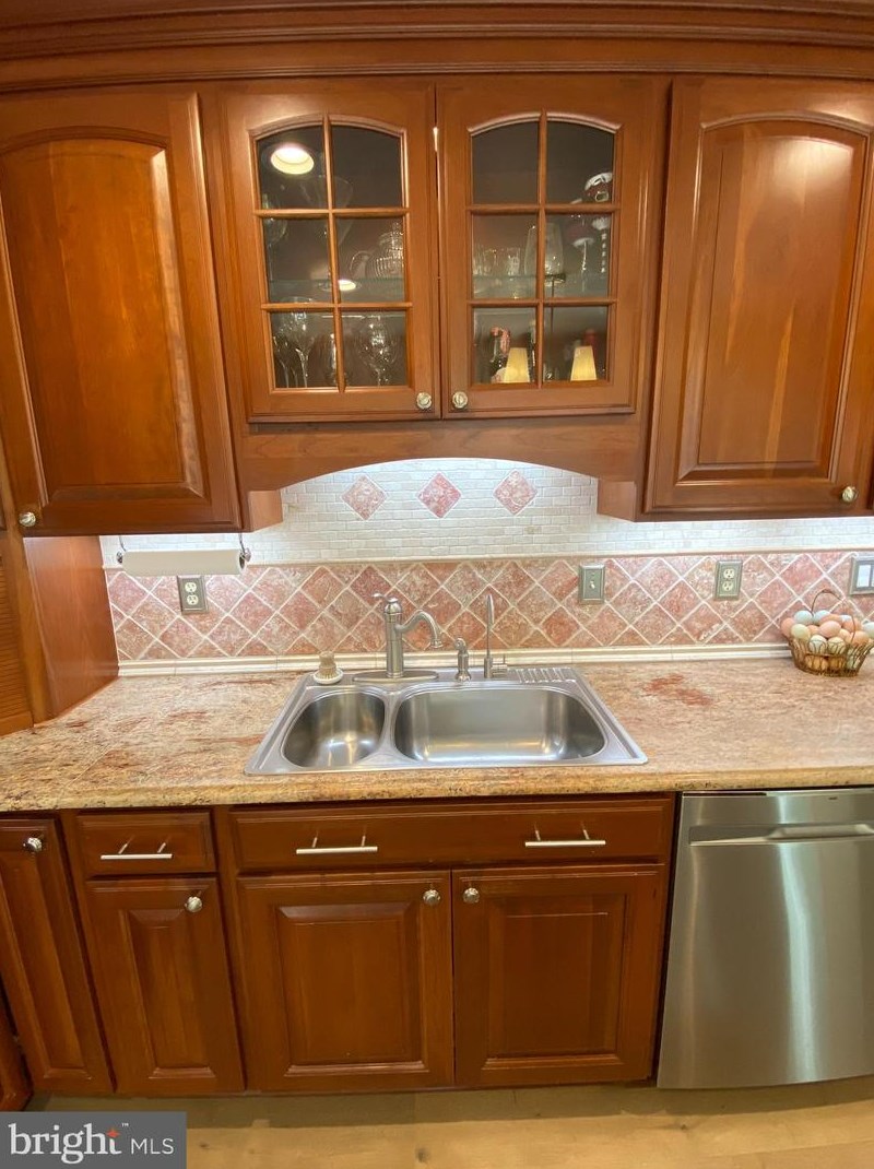 13071 Pershing Dr, Manassas VA  20112-3694 exterior
