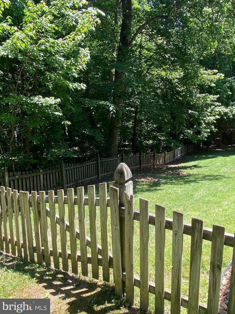 13071 Pershing Dr, Manassas VA  20112-3694 exterior