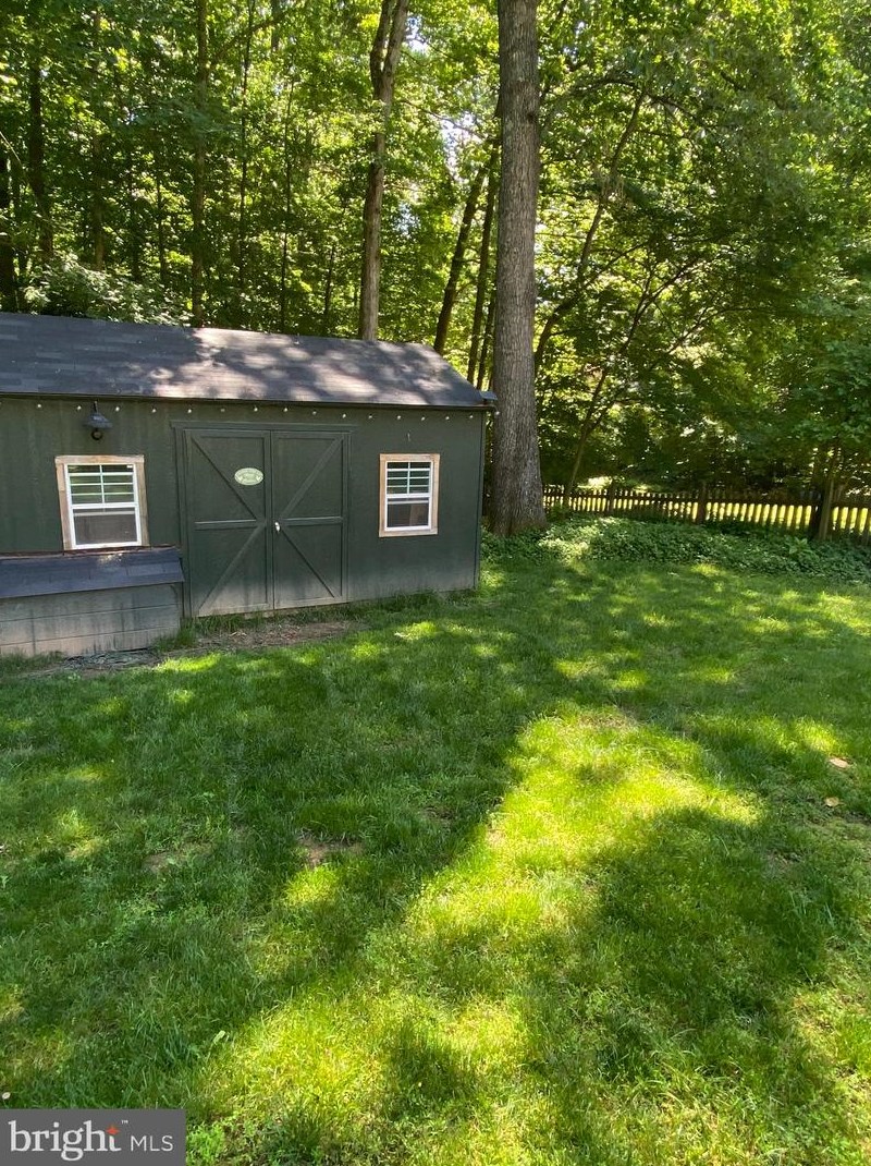 13071 Pershing Dr, Manassas VA  20112-3694 exterior