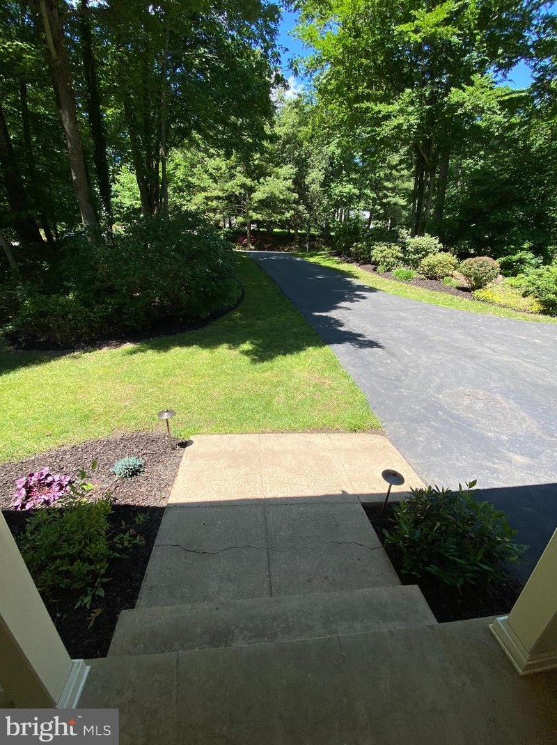 13071 Pershing Dr, Manassas VA  20112-3694 exterior