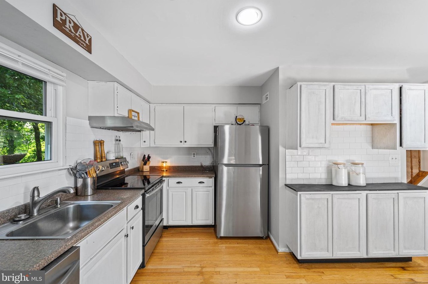 15199 Valley Stream Dr, Woodbridge VA  exterior