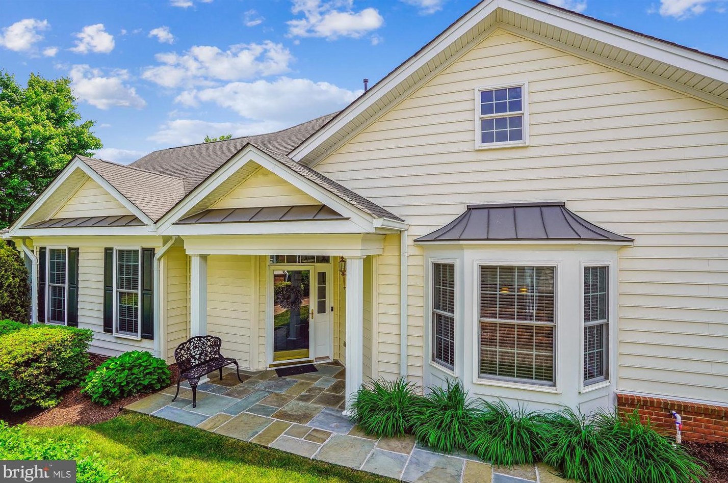 5131 Curran Creek Dr, Haymarket, VA 20169-6217
