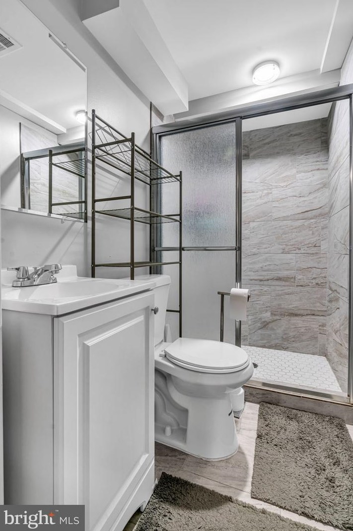 1919 Mariner Ln, Woodbridge VA  22192-2329 exterior