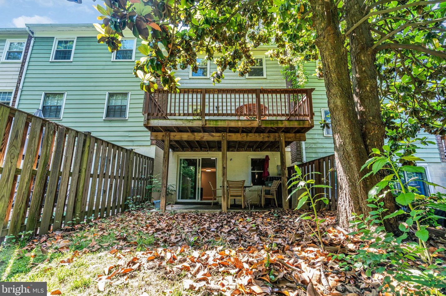 1919 Mariner Ln, Woodbridge VA  22192-2329 exterior