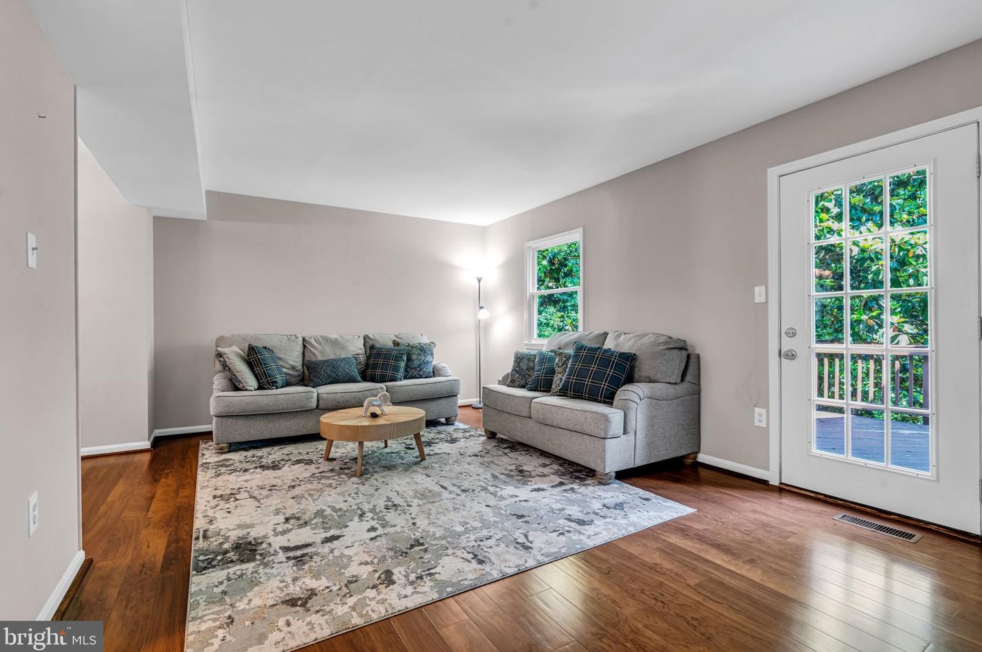 1919 Mariner Ln, Woodbridge VA  22192-2329 exterior