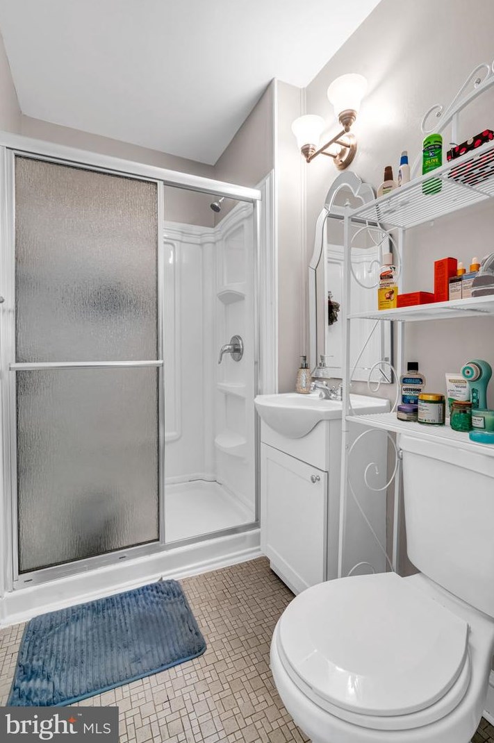 1919 Mariner Ln, Woodbridge VA  22192-2329 exterior