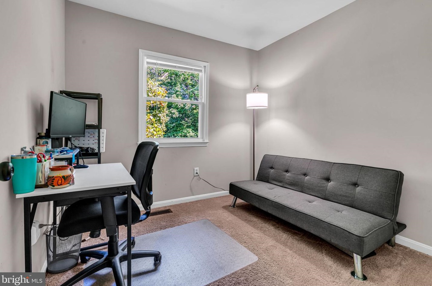 1919 Mariner Ln, Woodbridge VA  22192-2329 exterior