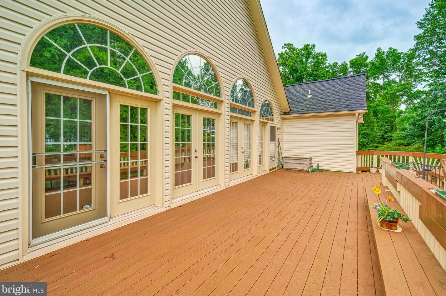 1846 Strickland Ct, Woodbridge VA  22191-4560 exterior