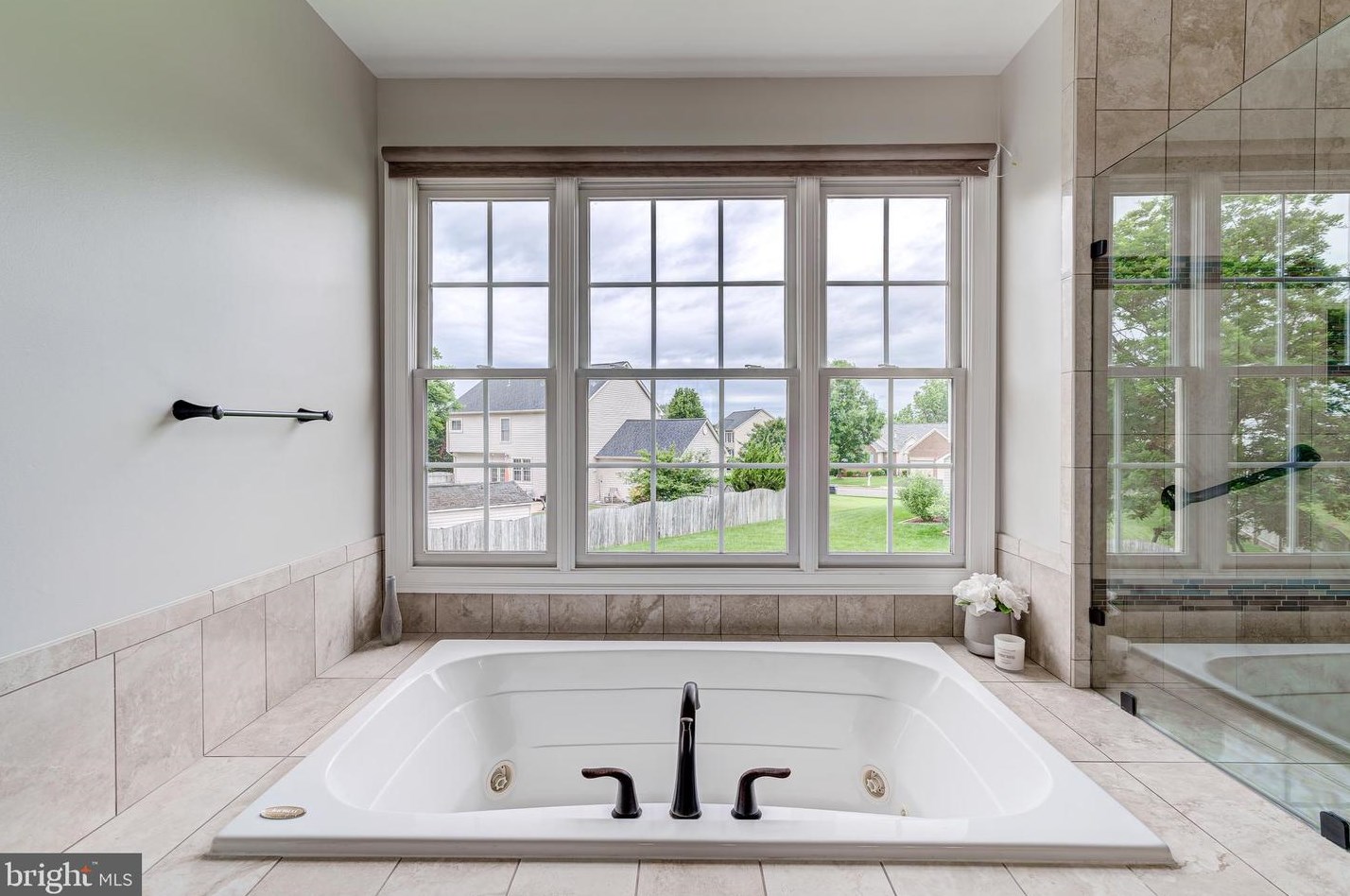 1846 Strickland Ct, Woodbridge VA  22191-4560 exterior