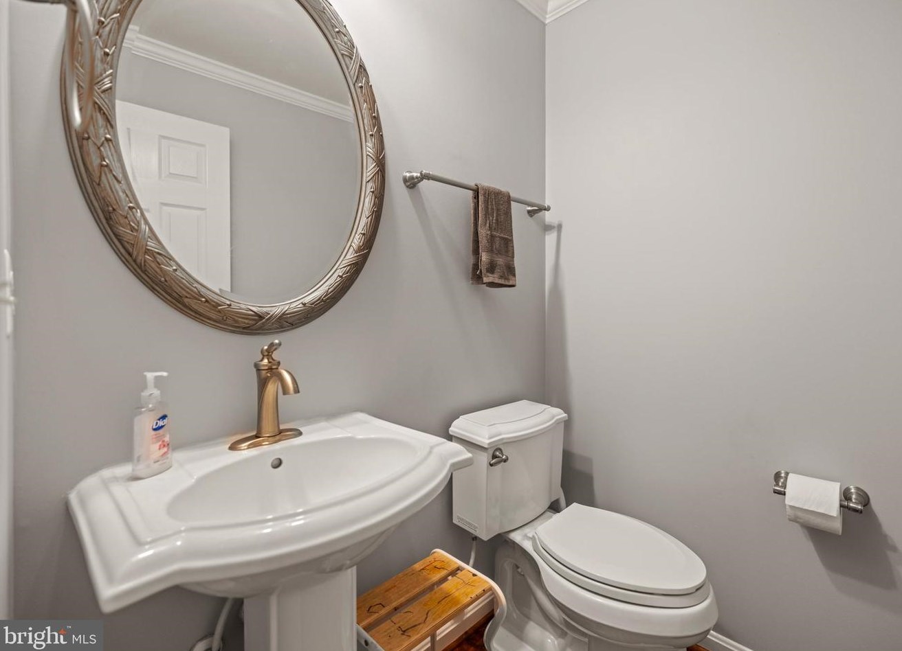 16060 Imperial Eagle Ct, Woodbridge VA  22191-6559 exterior