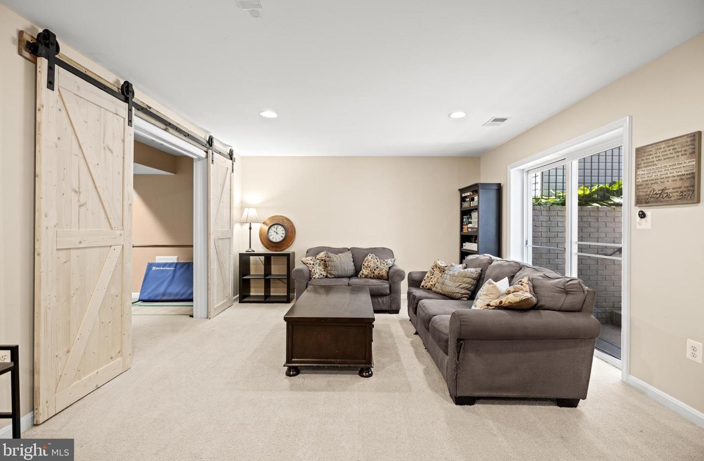 16060 Imperial Eagle Ct, Woodbridge VA  22191-6559 exterior
