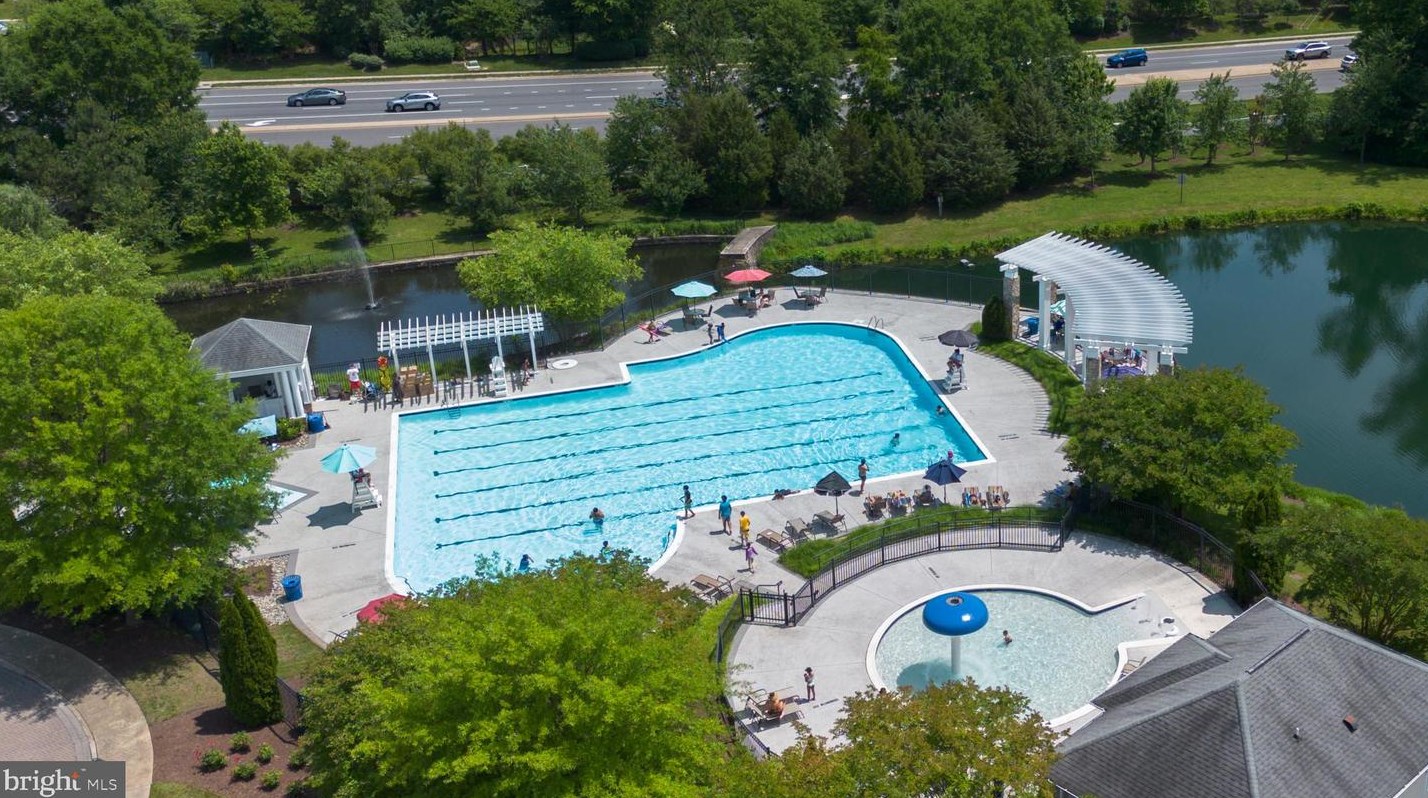 16060 Imperial Eagle Ct, Woodbridge VA  22191-6559 exterior