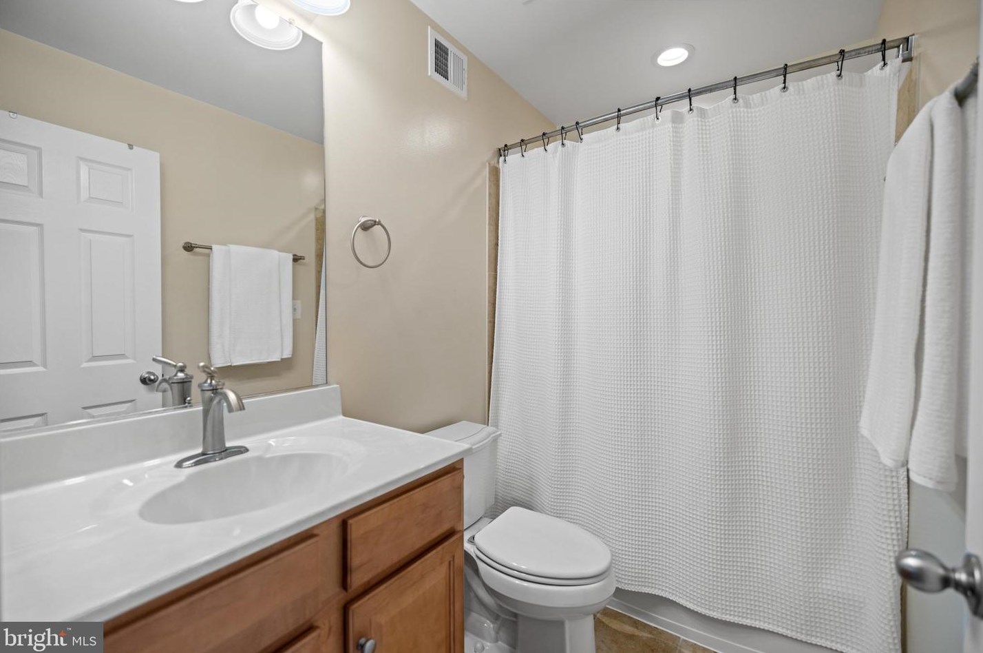 16060 Imperial Eagle Ct, Woodbridge VA  22191-6559 exterior