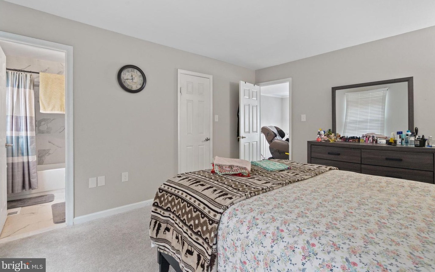 7307 Rokeby Dr, Manassas VA 20109-6405 exterior