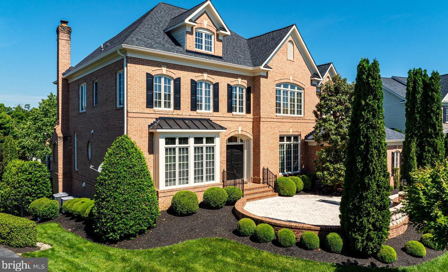 8366 Pedigrue Ct, Gainesville, VA 20155-3240