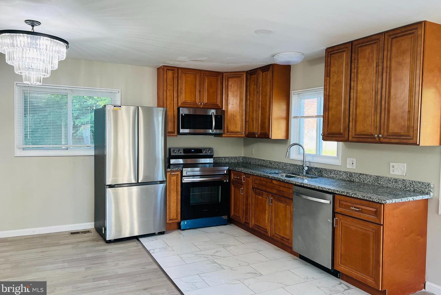 15907 Crest Dr, Woodbridge, VA 22191-4210