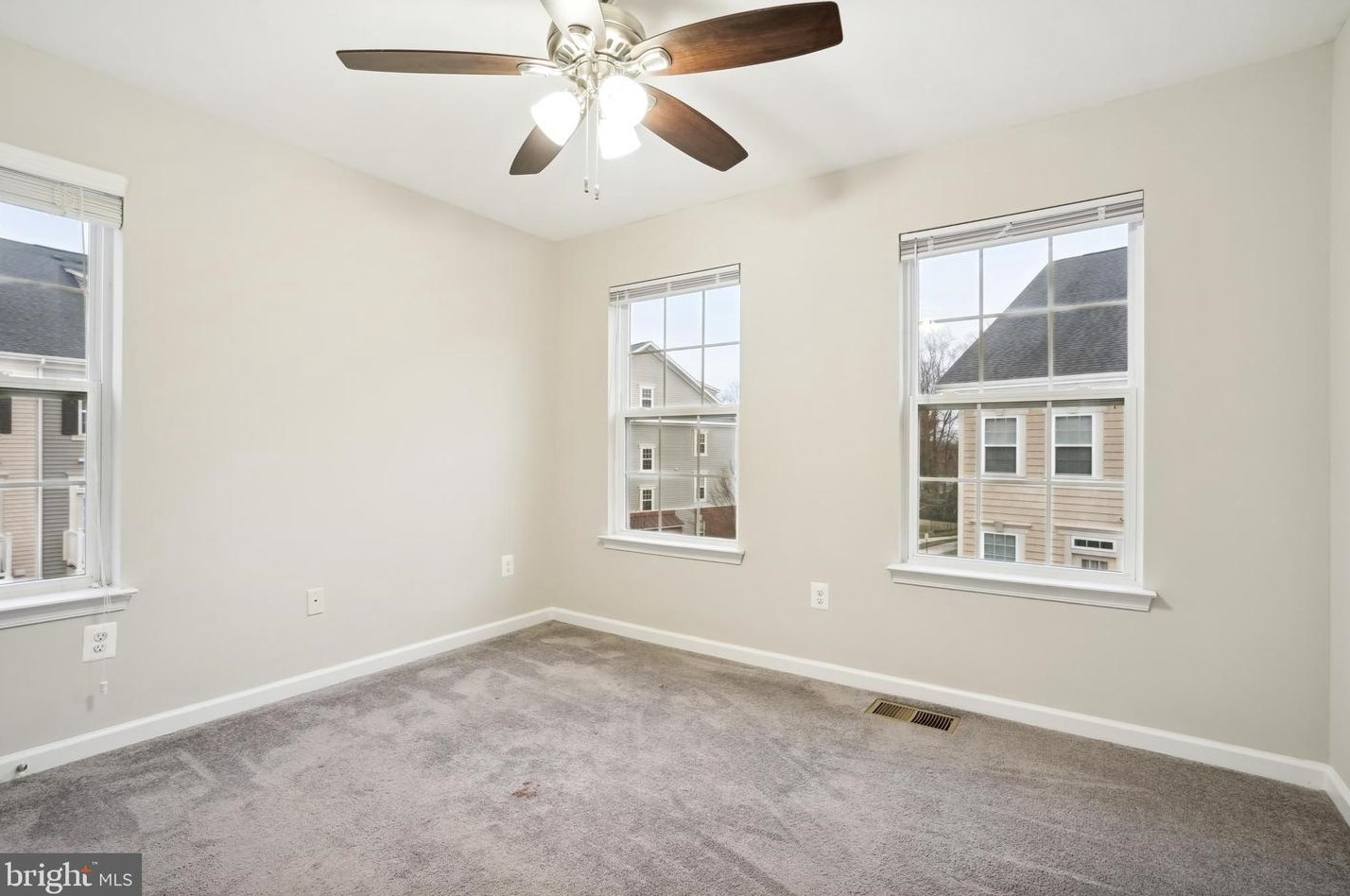 4772 Dane Ridge Cir, Woodbridge VA  22193 exterior