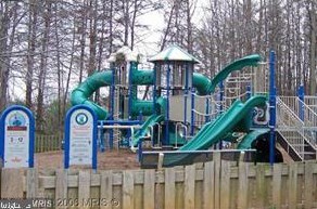 14491 Whisperwood Ct, Dumfries VA  22025-1133 exterior