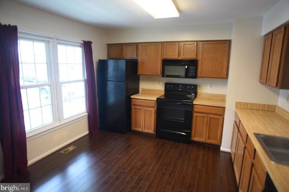 14491 Whisperwood Ct, Dumfries, VA 22025-1133