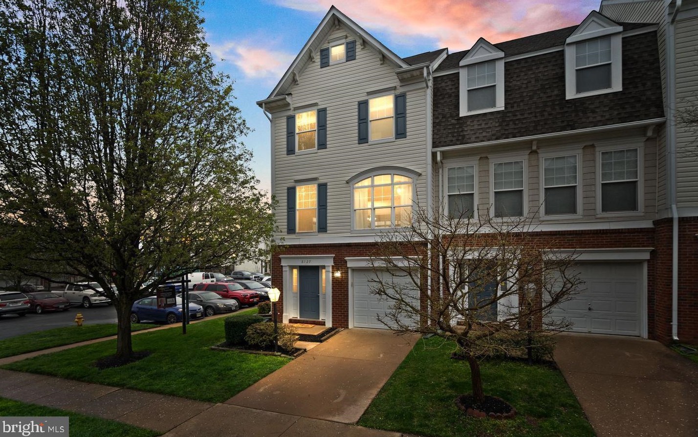 8127 Rainwater Cir, Manassas, VA 20111-5225