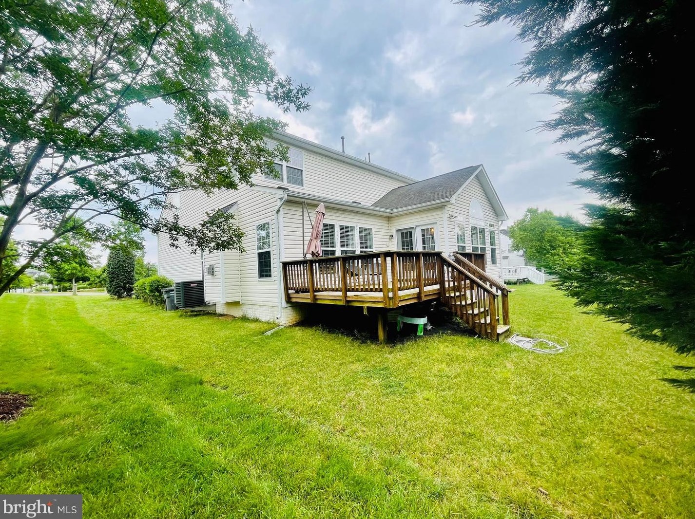 16382 Kramer Estate Dr, Woodbridge VA  22191-6001 exterior