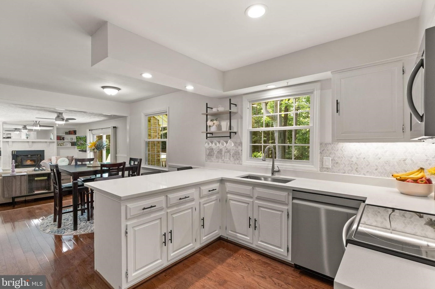 10536 Knollwood Dr, Manassas VA  20111-2834 exterior