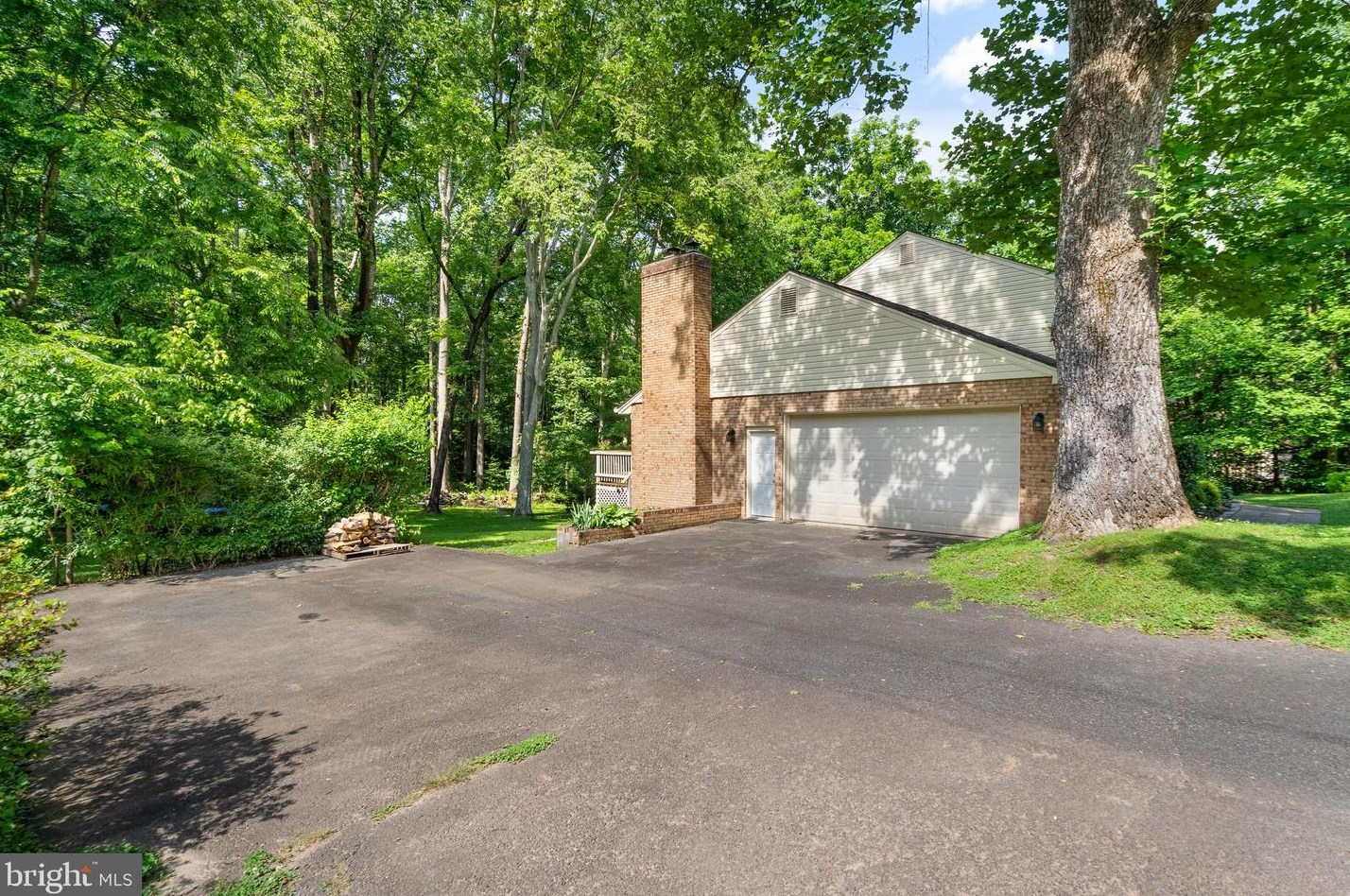 10536 Knollwood Dr, Manassas VA  20111-2834 exterior