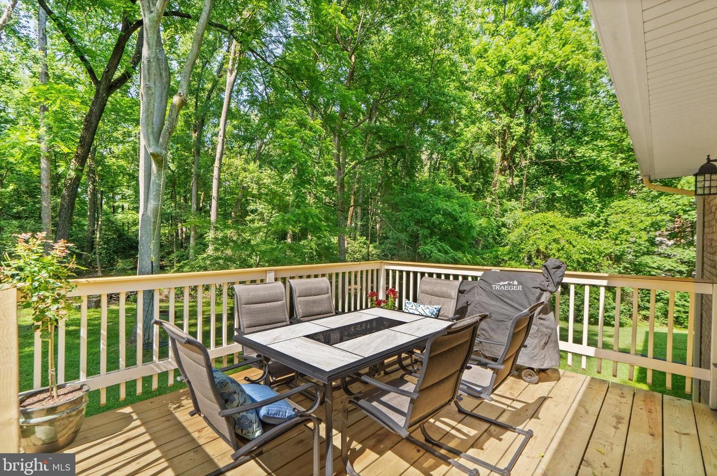 10536 Knollwood Dr, Manassas VA  20111-2834 exterior