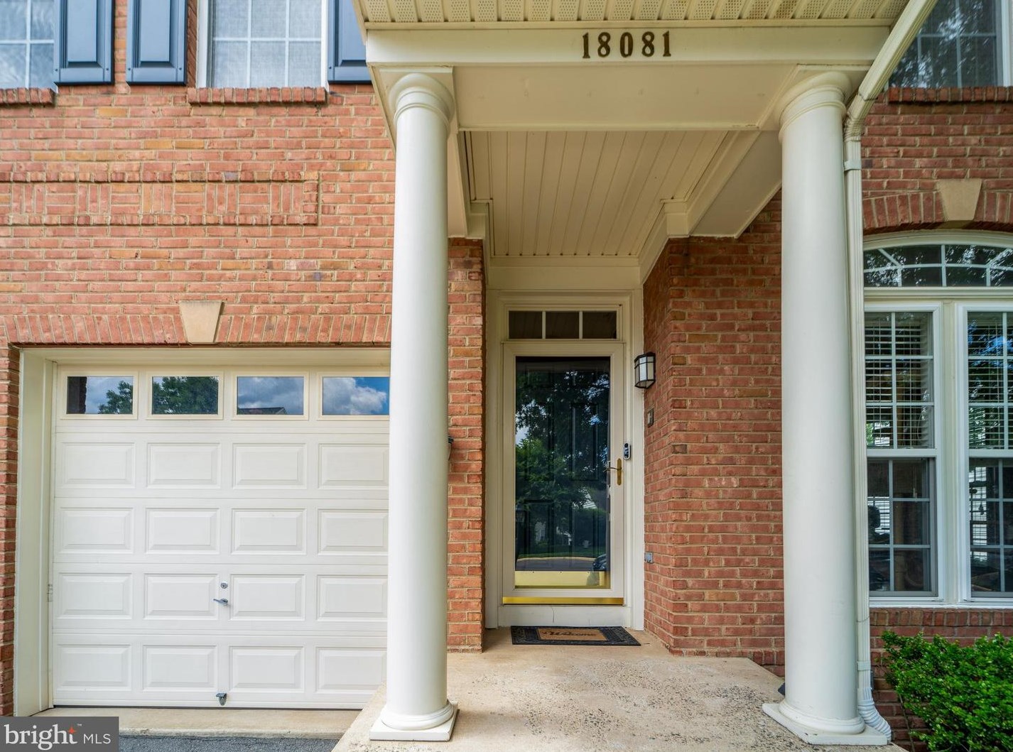 18081 Camdenhurst Dr, Gainesville VA  20155-6239 exterior
