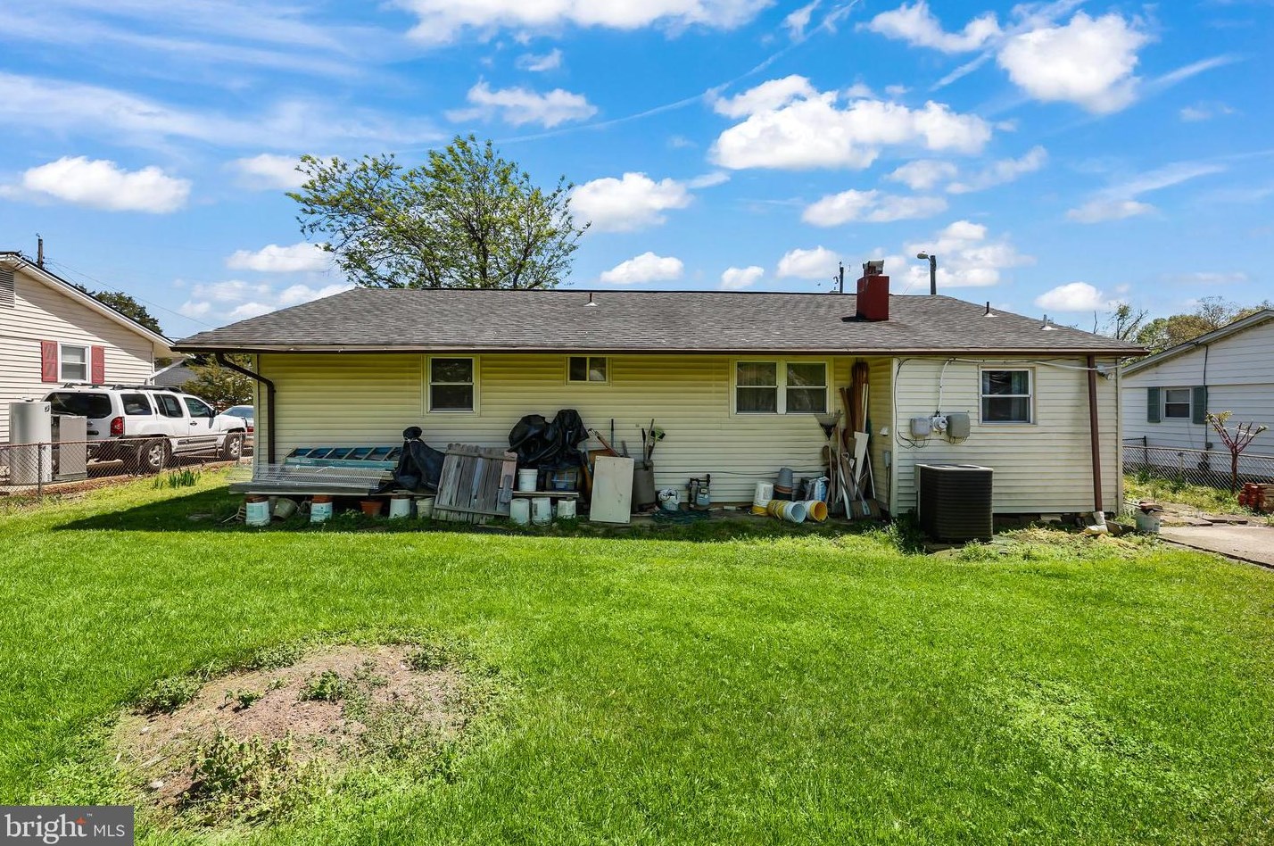 13506 Wood St, Woodbridge VA  22191-1323 exterior