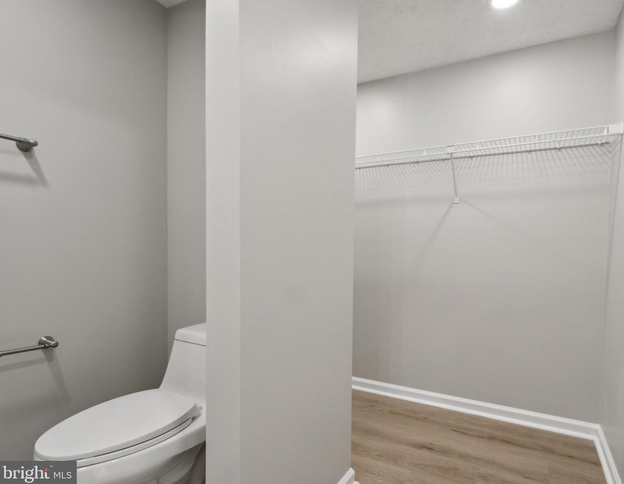 3863 Sunny Brook Ct, Woodbridge VA  22192-6443 exterior