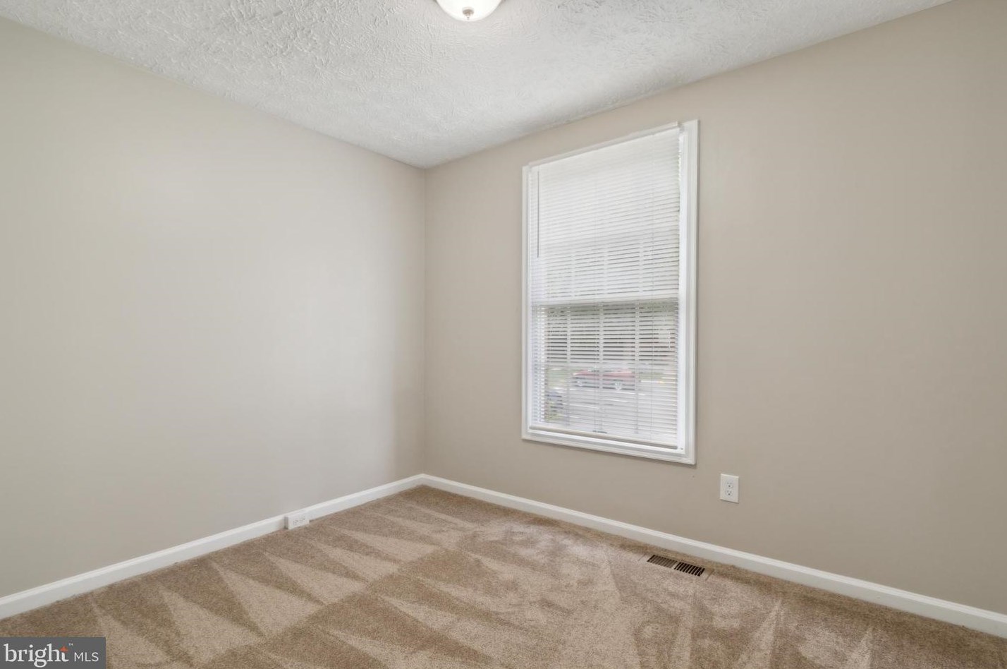 3863 Sunny Brook Ct, Woodbridge VA  22192-6443 exterior