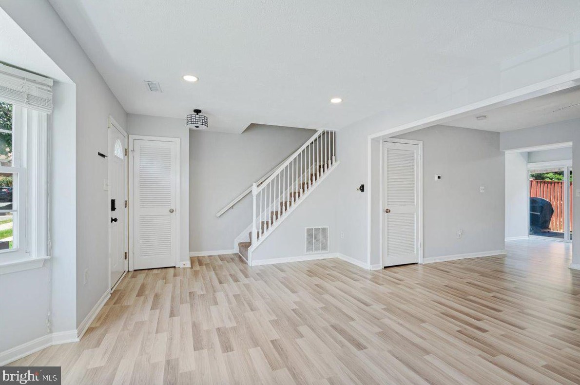 3506 Legere Ct, Woodbridge VA  22193-1007 exterior