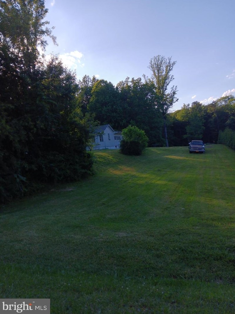 18260 Johnson Rd, Triangle, VA 22172-1605
