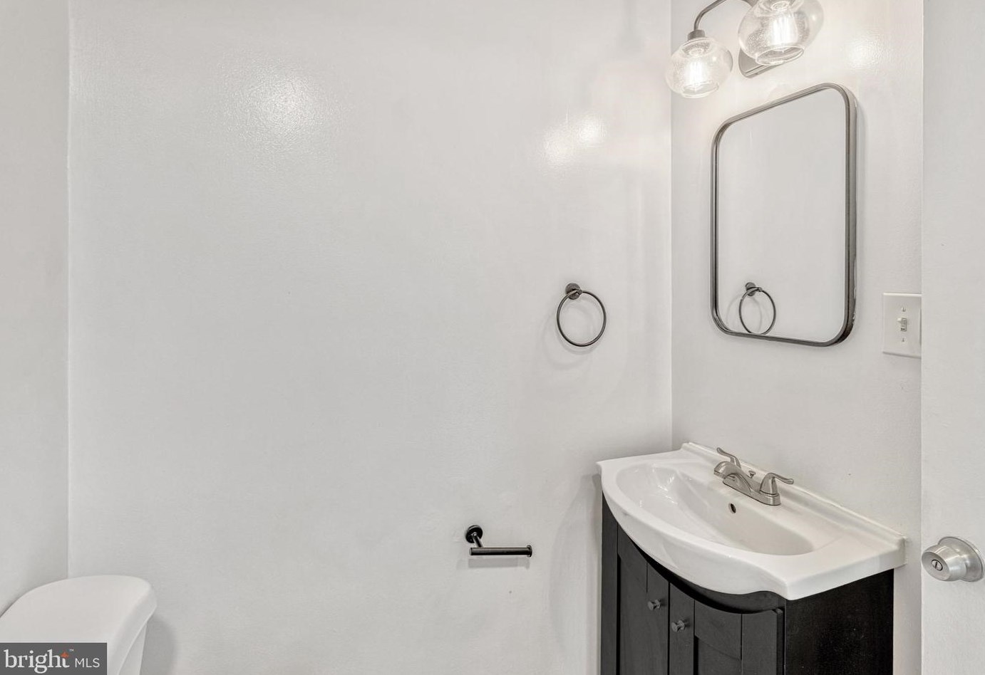 12532 Armada Pl, Woodbridge VA  22192-3135 exterior
